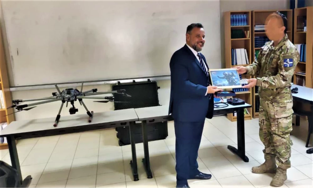 Δωρεά drone ελληνικής κατασκευής από την SAS Technology στο Ειδικό Τμήμα Αλεξιπτωτιστών